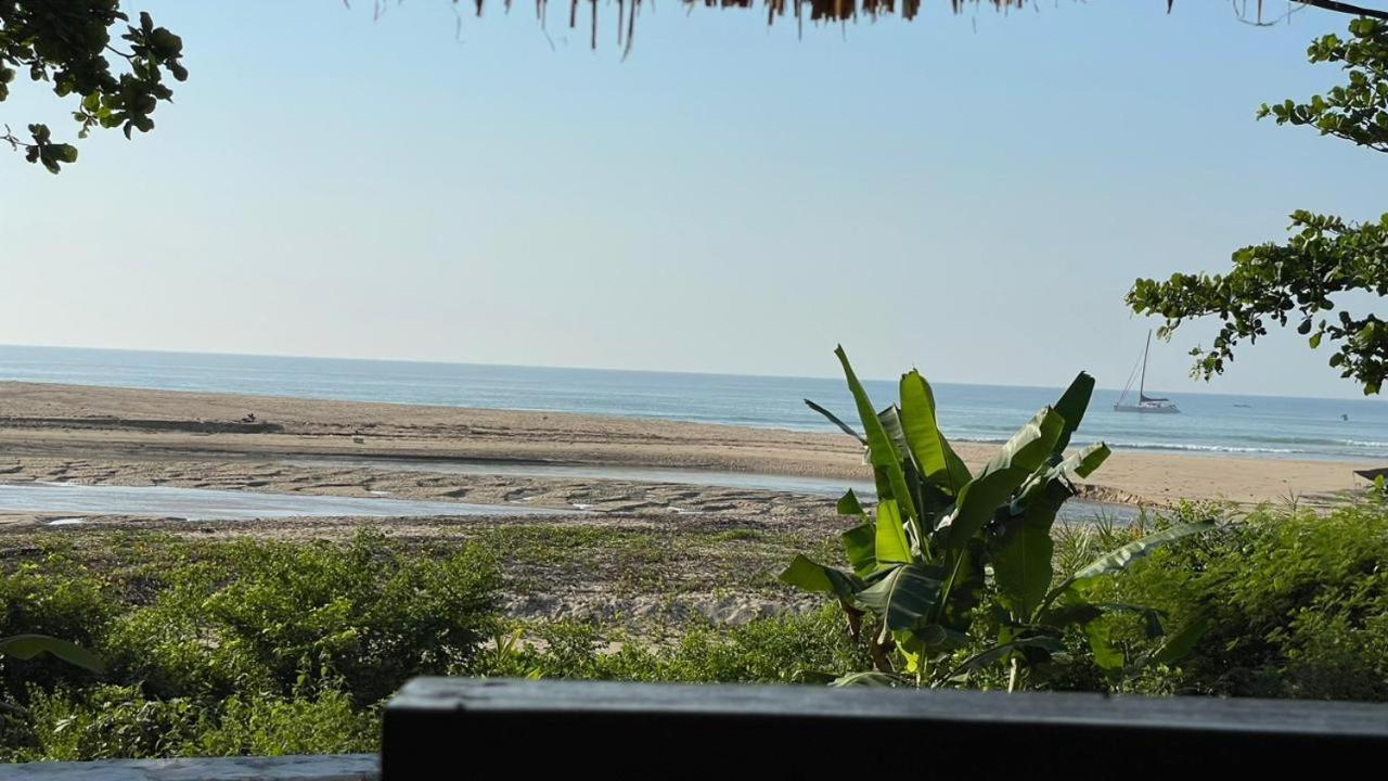 Three Queen Villa And Homestay Waikabubak 外观 照片