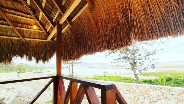 Three Queen Villa And Homestay Waikabubak 外观 照片