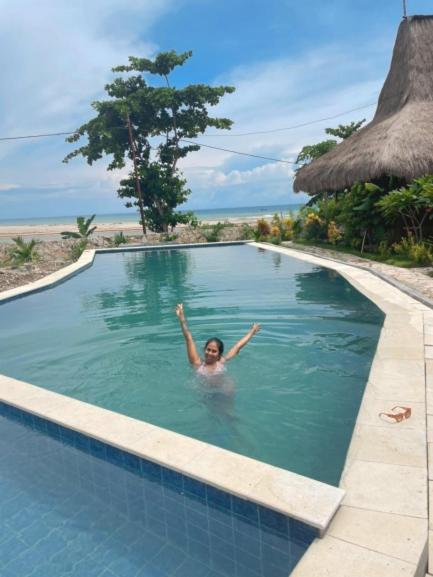 Three Queen Villa And Homestay Waikabubak 外观 照片