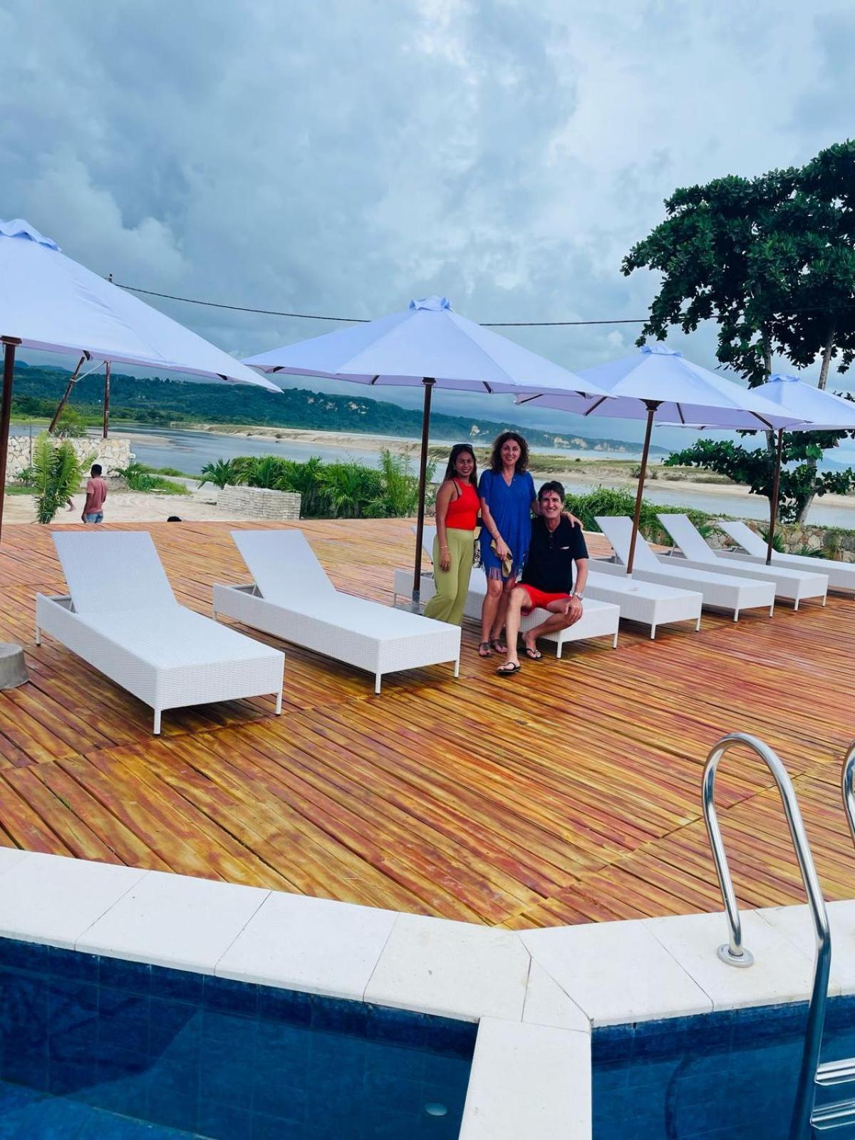 Three Queen Villa And Homestay Waikabubak 外观 照片
