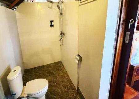 Three Queen Villa And Homestay Waikabubak 外观 照片